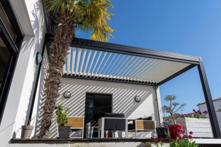 Pergola bioclimatique &agrave; Carqueiranne, transformez votre ext&eacute;rieur
